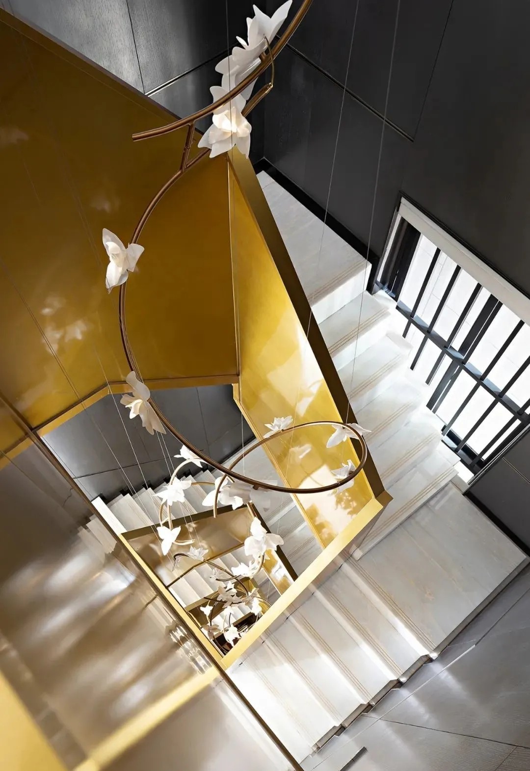 現代輕奢風格別墅室內設計家裝案例-樓梯
